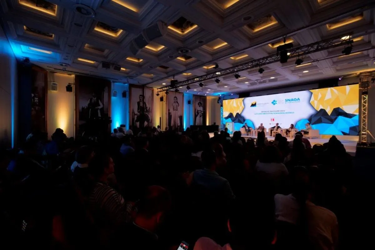 Dekorativna pozadina podnožja